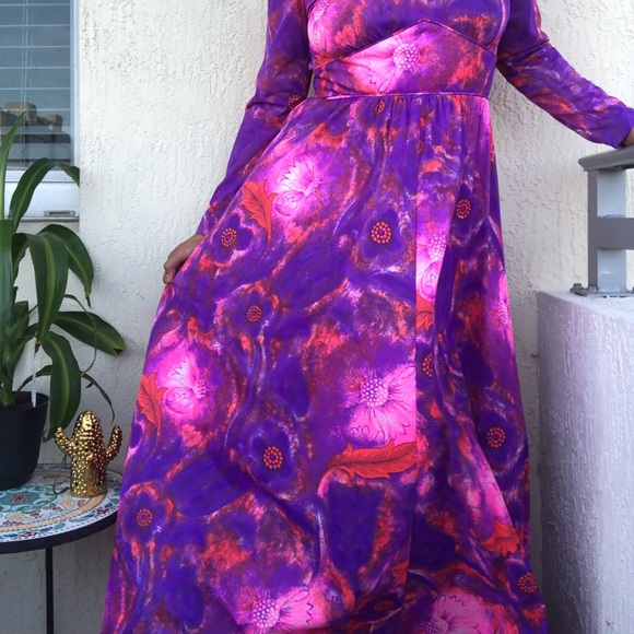 70s VINTAGE Striking Dress - Picture 4 of 8